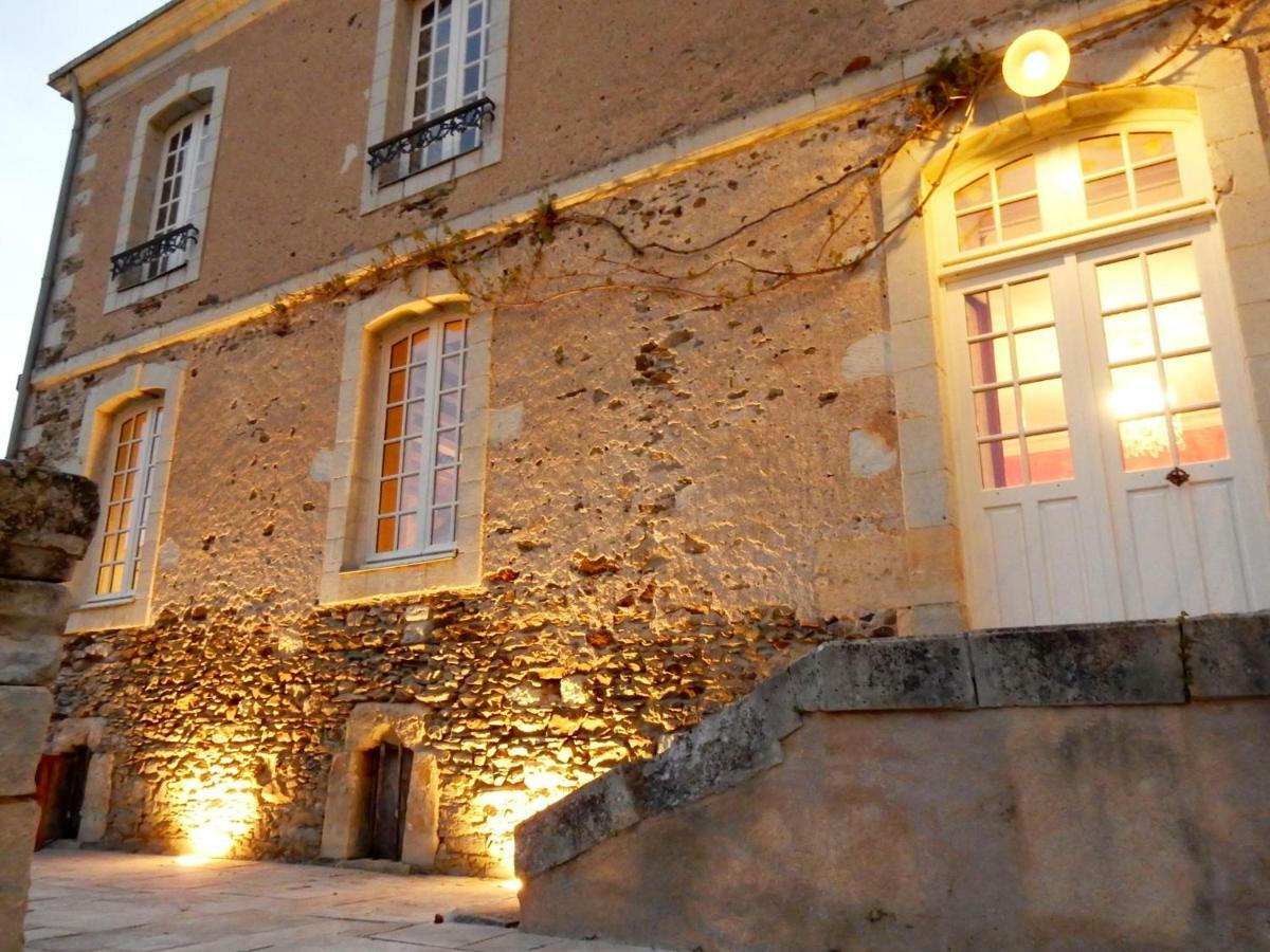 Le Presbytere Du Vigneau Menil Экстерьер фото